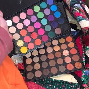 2 Lightly used Morphe Palettes
